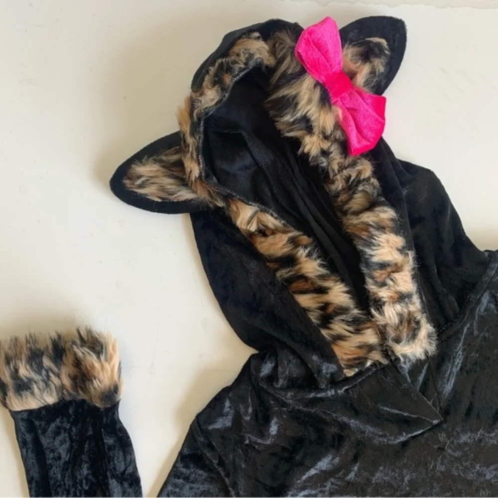 CostumesUSA Leopard GRRRL child costume medium 8-10, 2 piece, faux fur, tail NWT